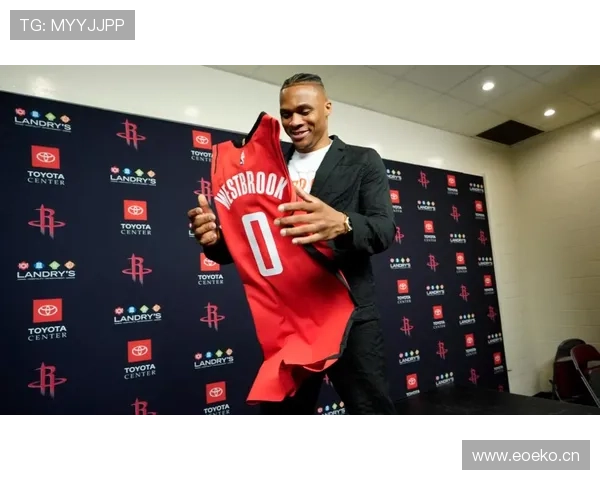 威少衣柜里塞满球衣，家里却找不到一件休闲T恤